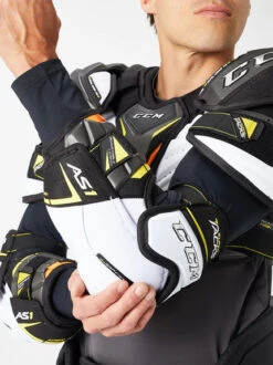 Coudières CCM Super Tacks AS1 Senior 15 Coudières CCM Super Tacks AS1 Senior -Hockey Sur Glace Boutique pdtimg 4472747b